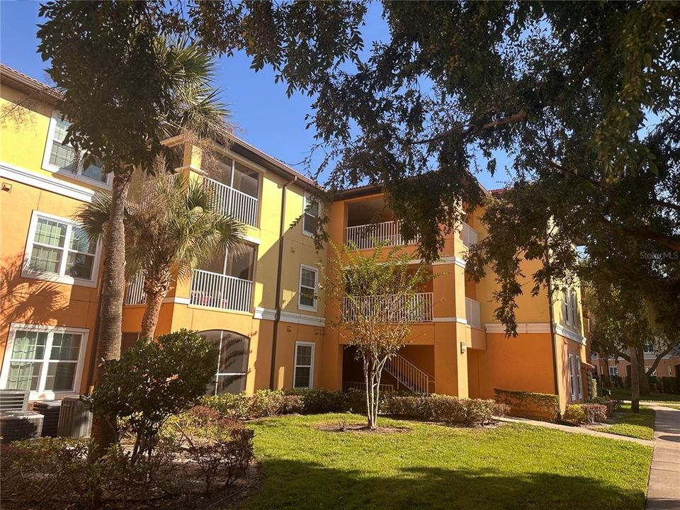 For Rent: $1,950 (3 beds, 2 baths, 1232 Square Feet)