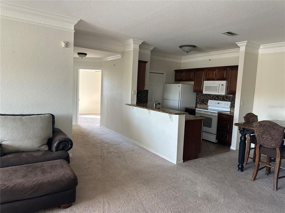 For Rent: $1,950 (3 beds, 2 baths, 1232 Square Feet)