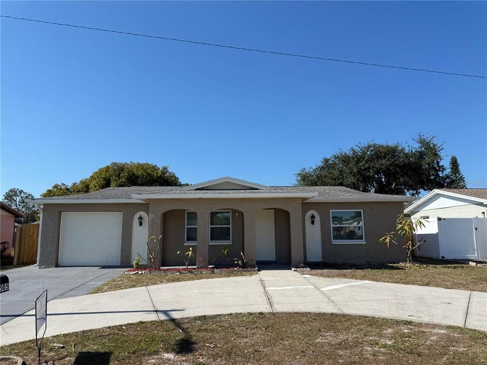 待售: $219,900 (2 贝兹, 2 浴室, 840 平方英尺)