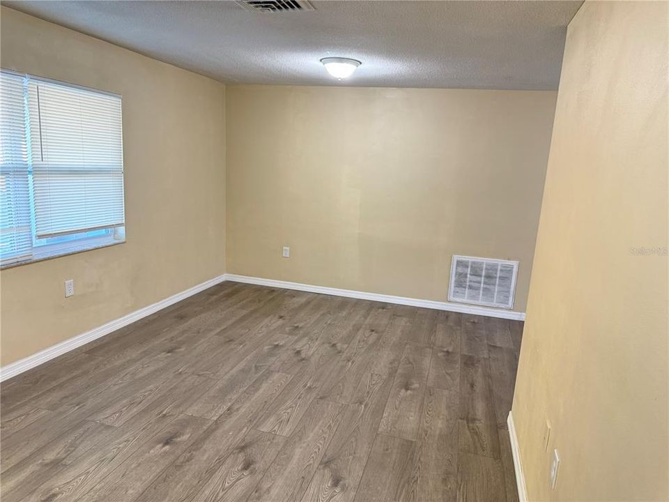 待售: $219,900 (2 贝兹, 2 浴室, 840 平方英尺)