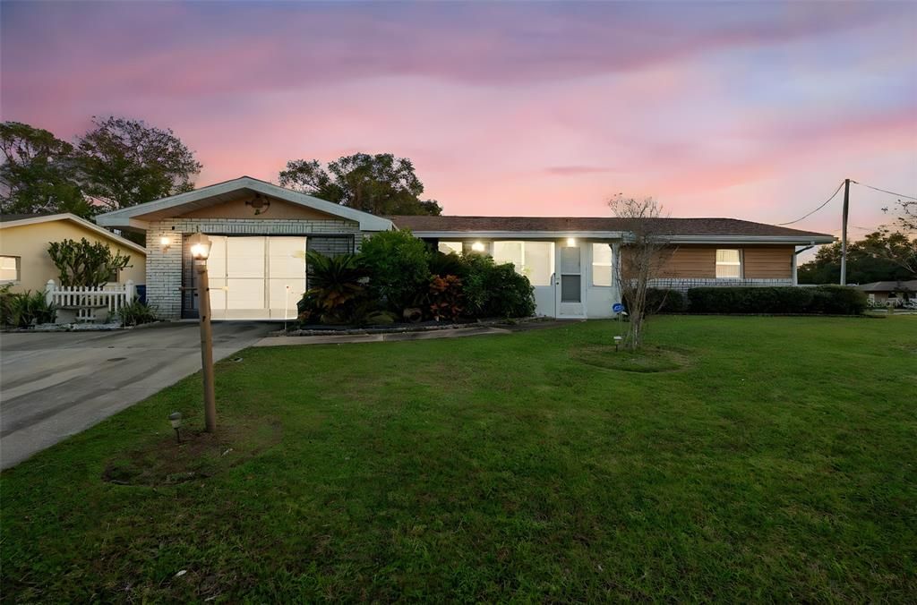 待售: $330,000 (2 贝兹, 2 浴室, 1447 平方英尺)