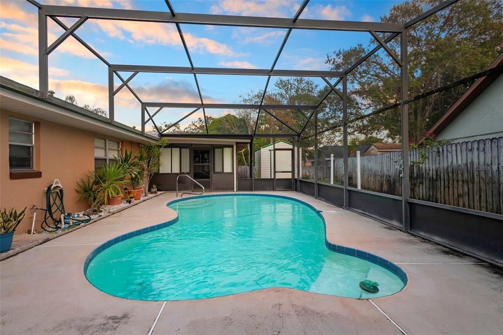 待售: $330,000 (2 贝兹, 2 浴室, 1447 平方英尺)