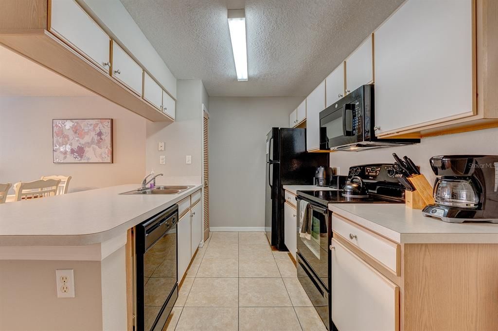 待售: $214,000 (3 贝兹, 2 浴室, 1357 平方英尺)