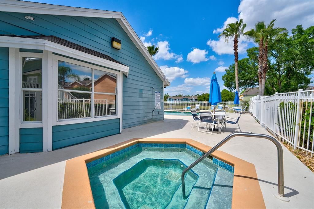 待售: $214,000 (3 贝兹, 2 浴室, 1357 平方英尺)