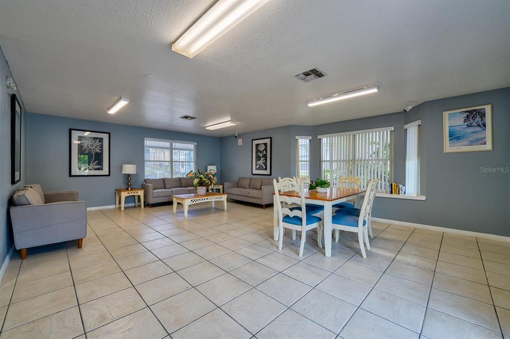 待售: $214,000 (3 贝兹, 2 浴室, 1357 平方英尺)