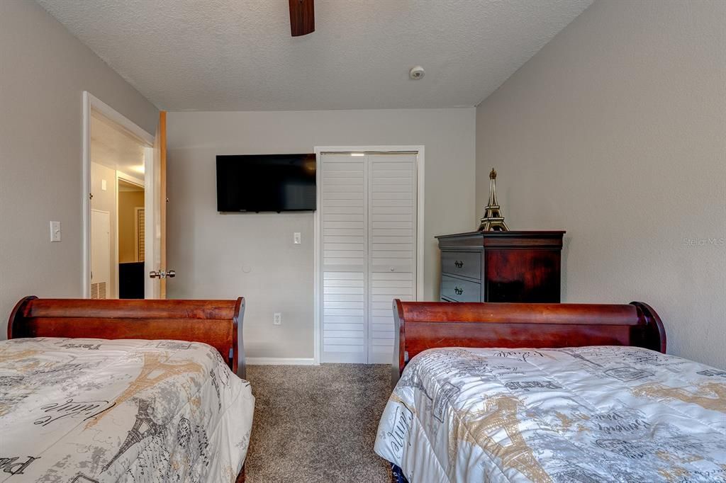 待售: $214,000 (3 贝兹, 2 浴室, 1357 平方英尺)