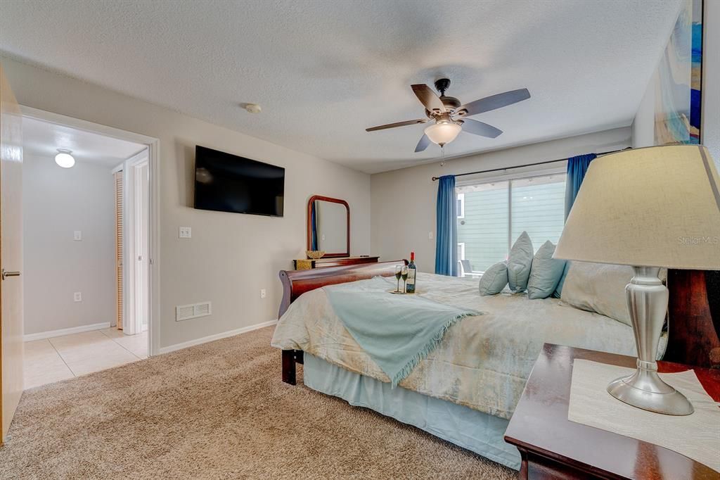 待售: $214,000 (3 贝兹, 2 浴室, 1357 平方英尺)