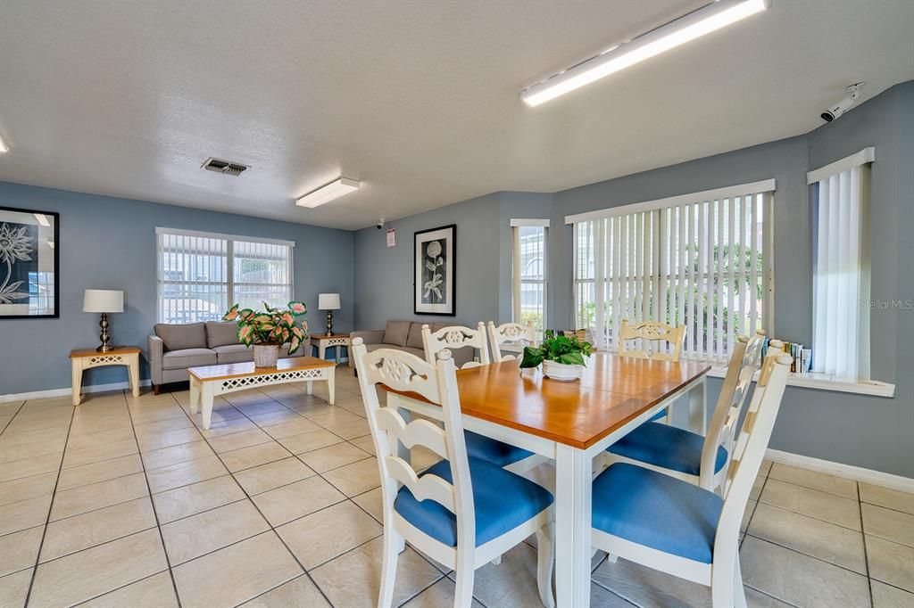 待售: $214,000 (3 贝兹, 2 浴室, 1357 平方英尺)