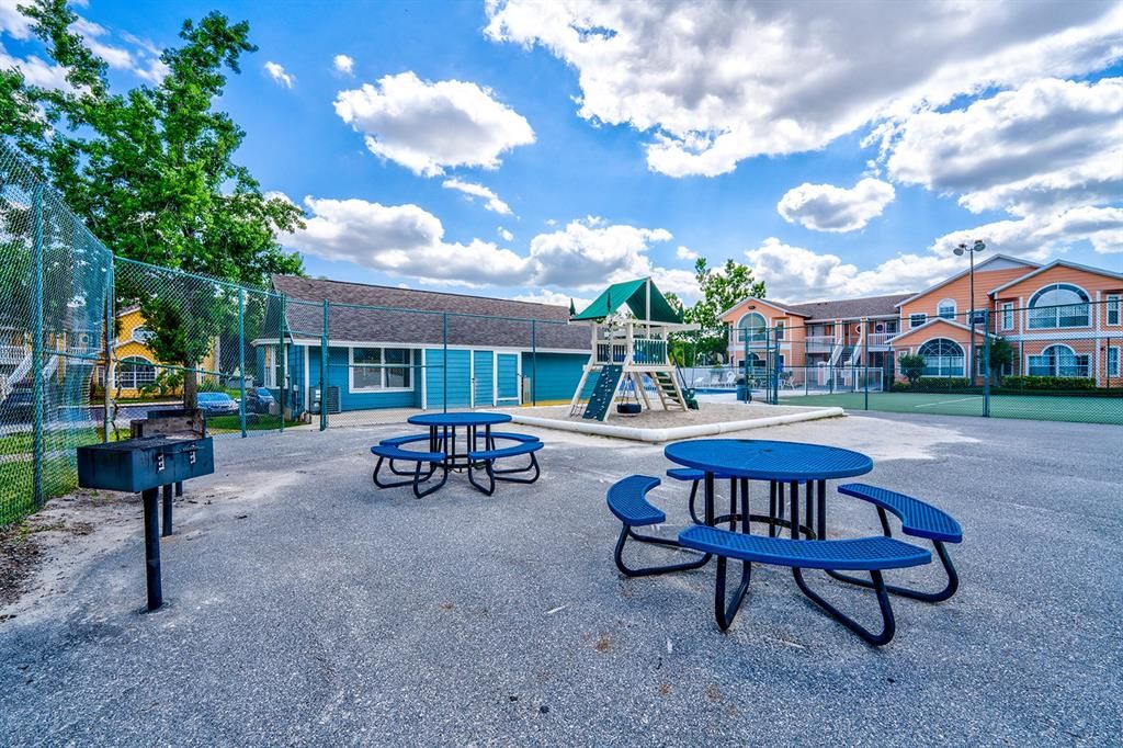 待售: $214,000 (3 贝兹, 2 浴室, 1357 平方英尺)