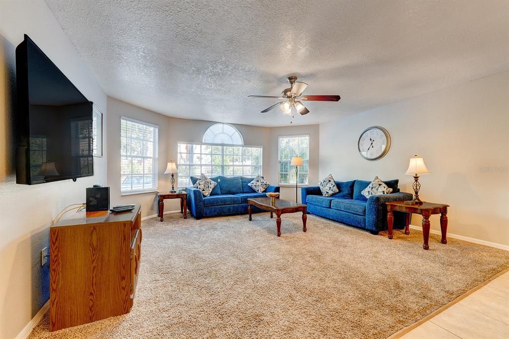 待售: $214,000 (3 贝兹, 2 浴室, 1357 平方英尺)