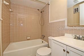 For Sale: $145,000 (1 beds, 1 baths, 661 Square Feet)