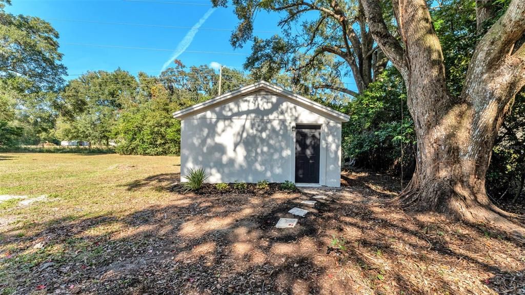 Под контрактом: $229,900 (3 спален, 2 ванн, 1596 Квадратных фут)