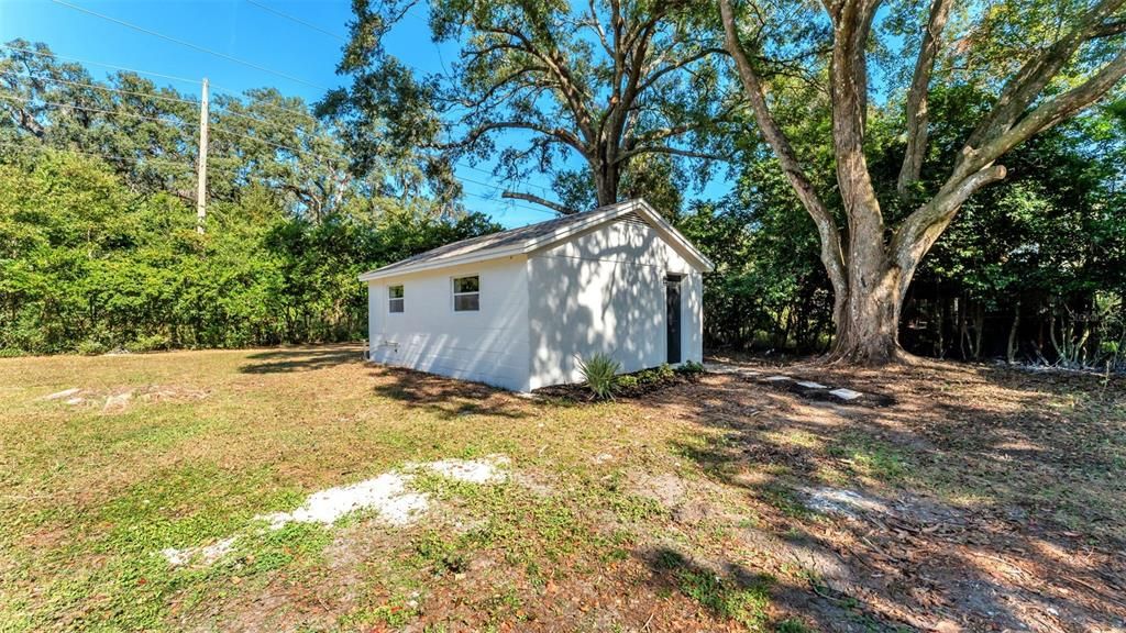 Под контрактом: $229,900 (3 спален, 2 ванн, 1596 Квадратных фут)