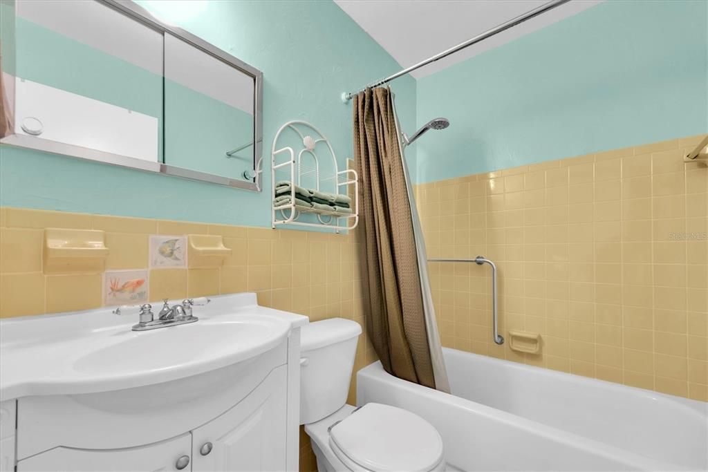 出租: $1,900 (2 贝兹, 2 浴室, 1100 平方英尺)