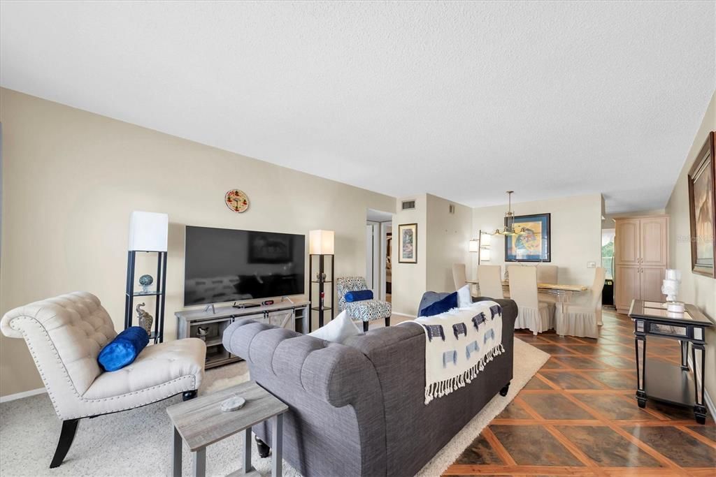 出租: $1,900 (2 贝兹, 2 浴室, 1100 平方英尺)