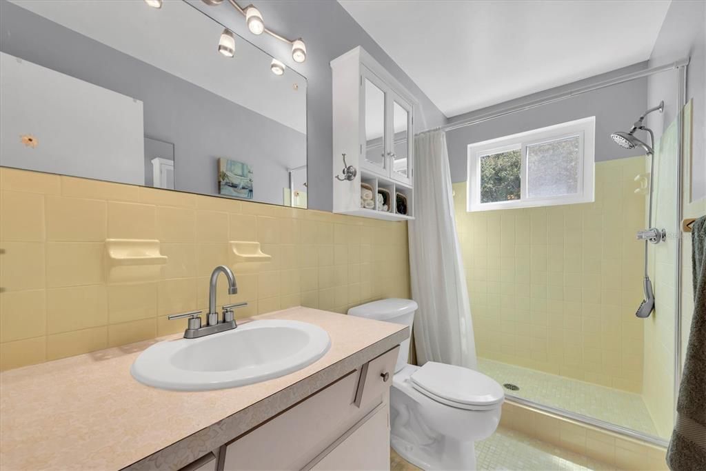 出租: $1,900 (2 贝兹, 2 浴室, 1100 平方英尺)