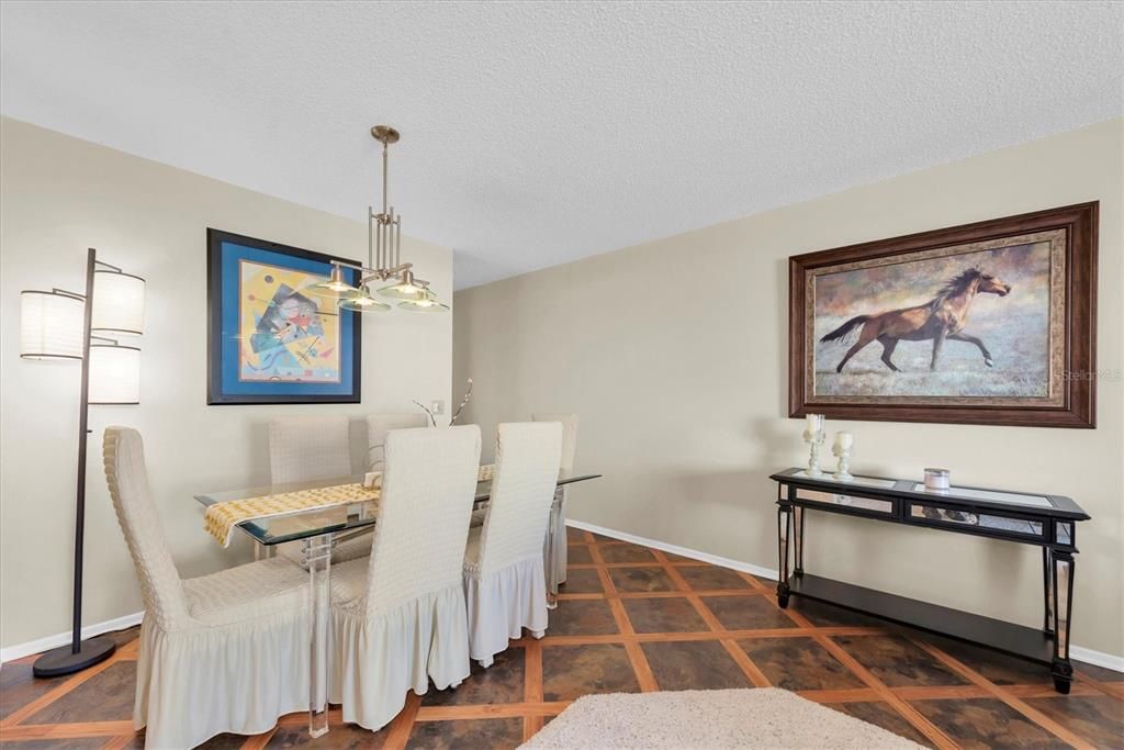 出租: $1,900 (2 贝兹, 2 浴室, 1100 平方英尺)