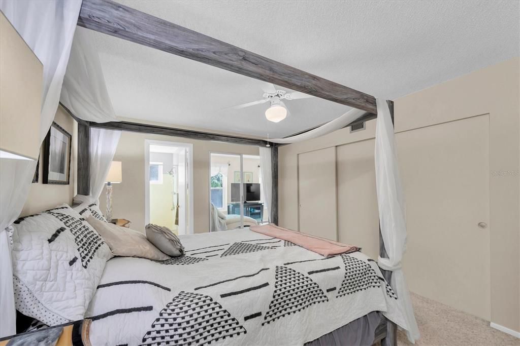 出租: $1,900 (2 贝兹, 2 浴室, 1100 平方英尺)