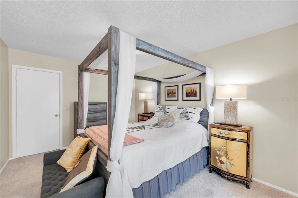 出租: $1,900 (2 贝兹, 2 浴室, 1100 平方英尺)