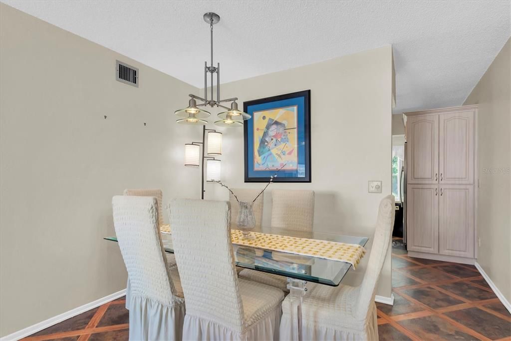 出租: $1,900 (2 贝兹, 2 浴室, 1100 平方英尺)