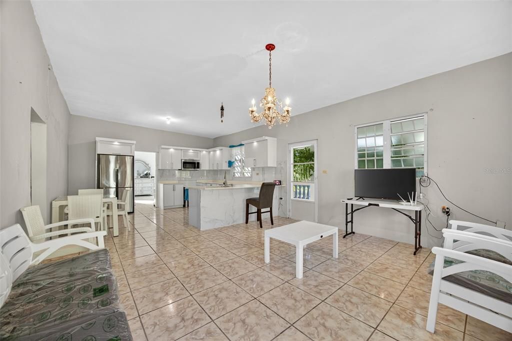 For Sale: $498,500 (4 beds, 2 baths, 1882 Square Feet)