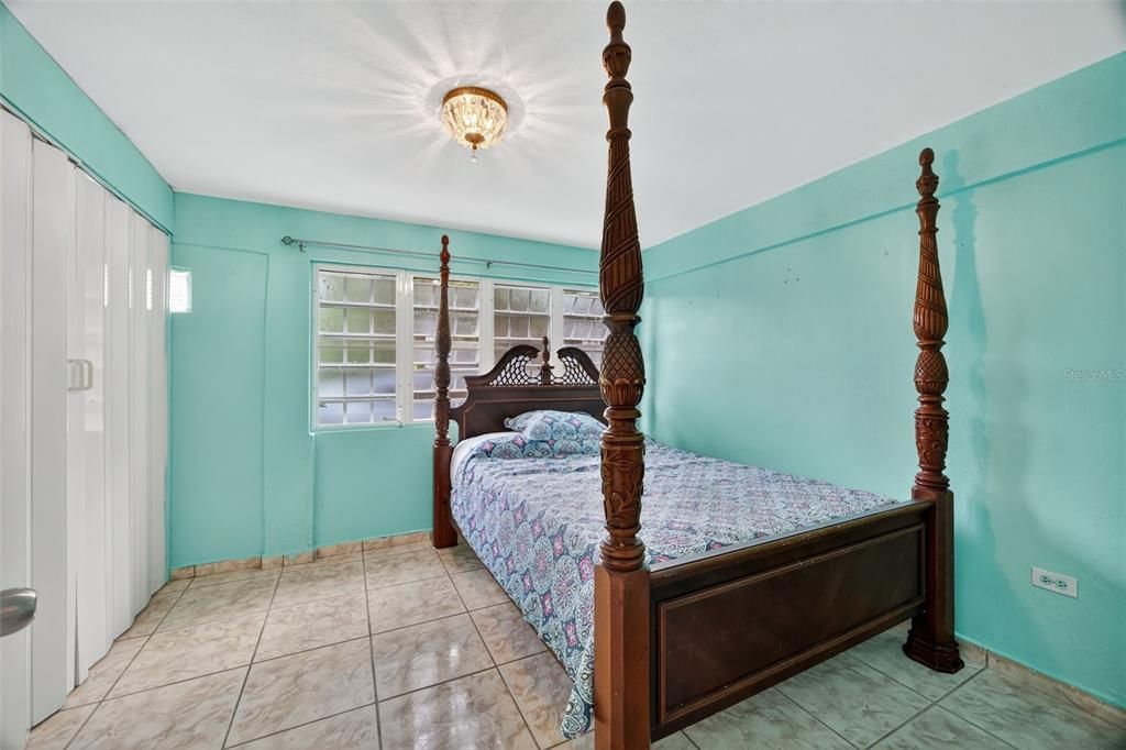 For Sale: $498,500 (4 beds, 2 baths, 1882 Square Feet)