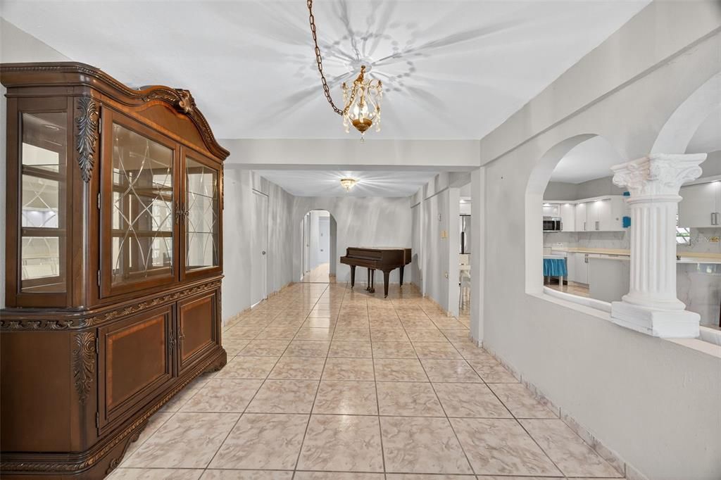 For Sale: $498,500 (4 beds, 2 baths, 1882 Square Feet)