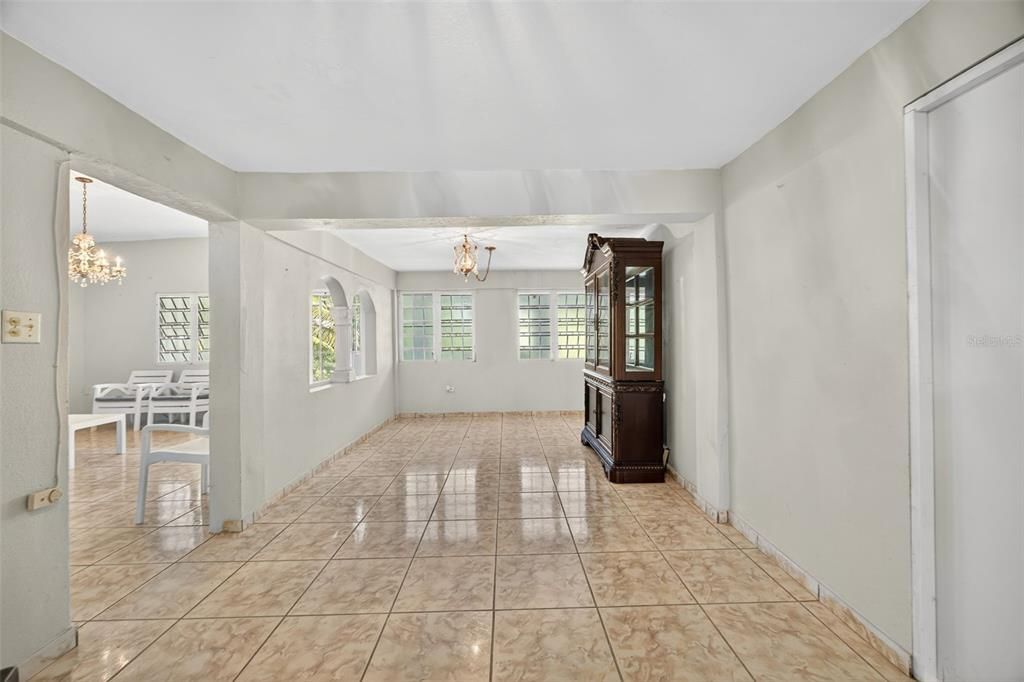 For Sale: $498,500 (4 beds, 2 baths, 1882 Square Feet)