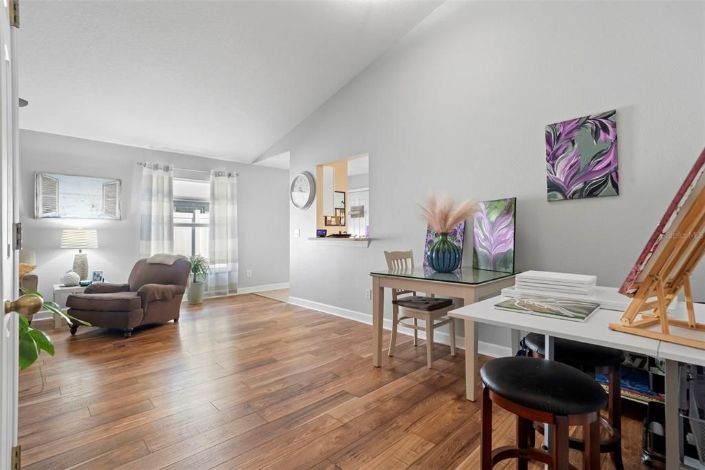 En Venta: $317,500 (3 camas, 2 baños, 1253 Pies cuadrados)