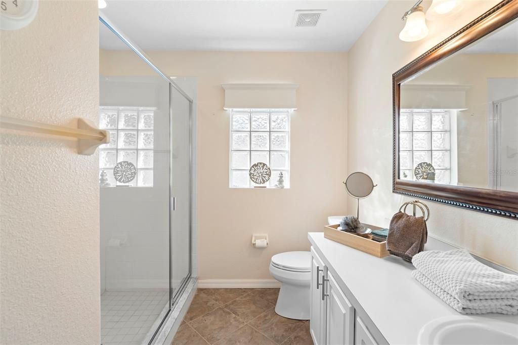 En Venta: $317,500 (3 camas, 2 baños, 1253 Pies cuadrados)