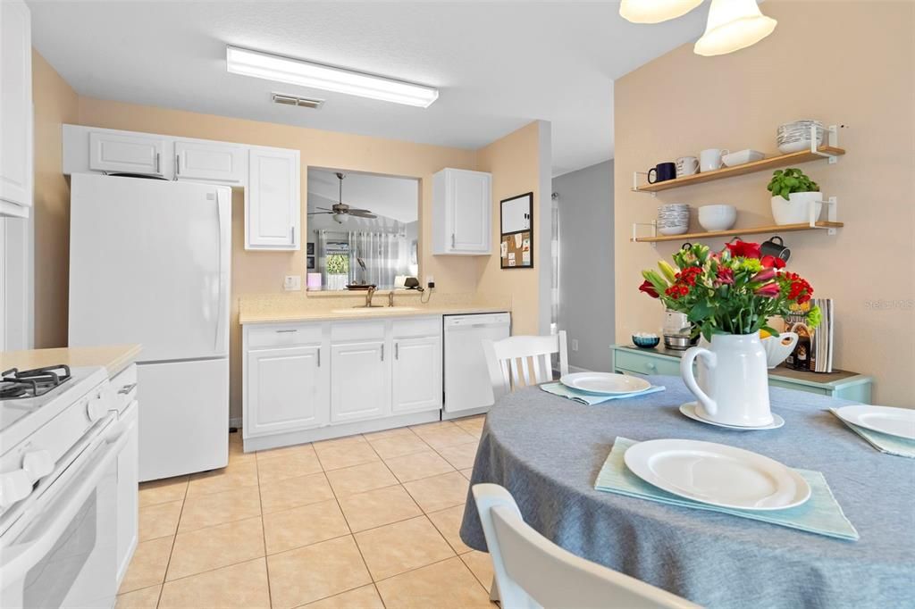 En Venta: $317,500 (3 camas, 2 baños, 1253 Pies cuadrados)