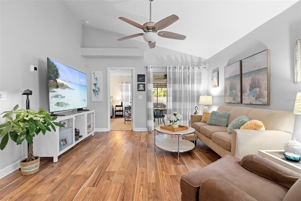 En Venta: $317,500 (3 camas, 2 baños, 1253 Pies cuadrados)