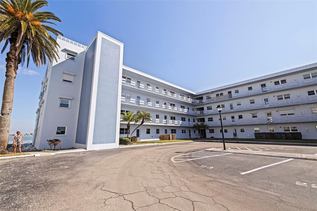 待售: $330,000 (1 贝兹, 1 浴室, 1145 平方英尺)