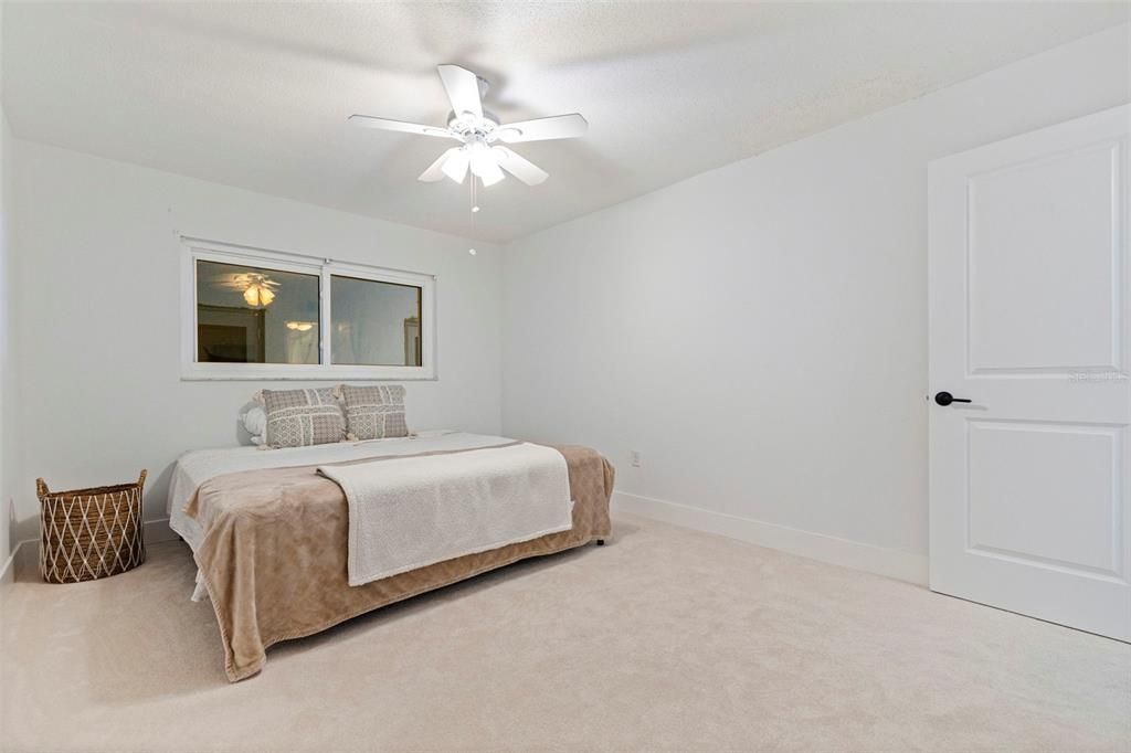 待售: $330,000 (1 贝兹, 1 浴室, 1145 平方英尺)