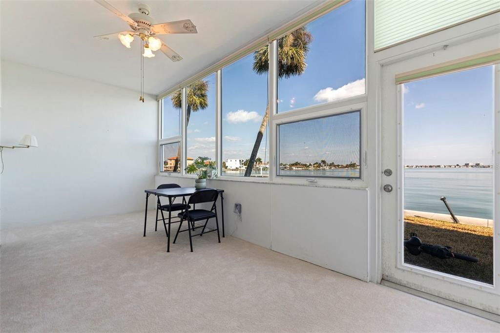 待售: $330,000 (1 贝兹, 1 浴室, 1145 平方英尺)