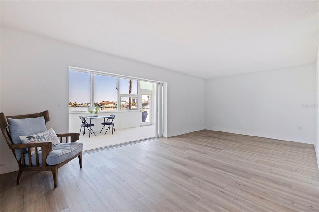 待售: $330,000 (1 贝兹, 1 浴室, 1145 平方英尺)