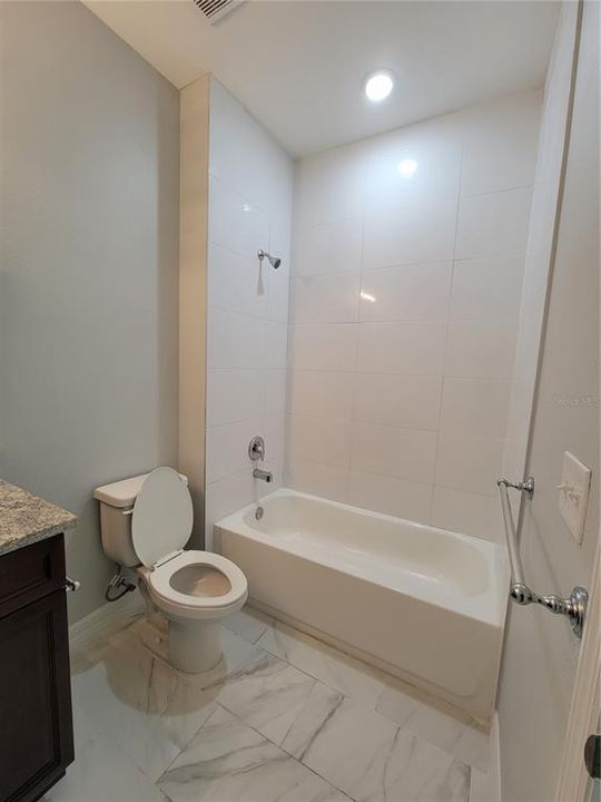 For Sale: $499,999 (6 beds, 0 baths, 2324 Square Feet)