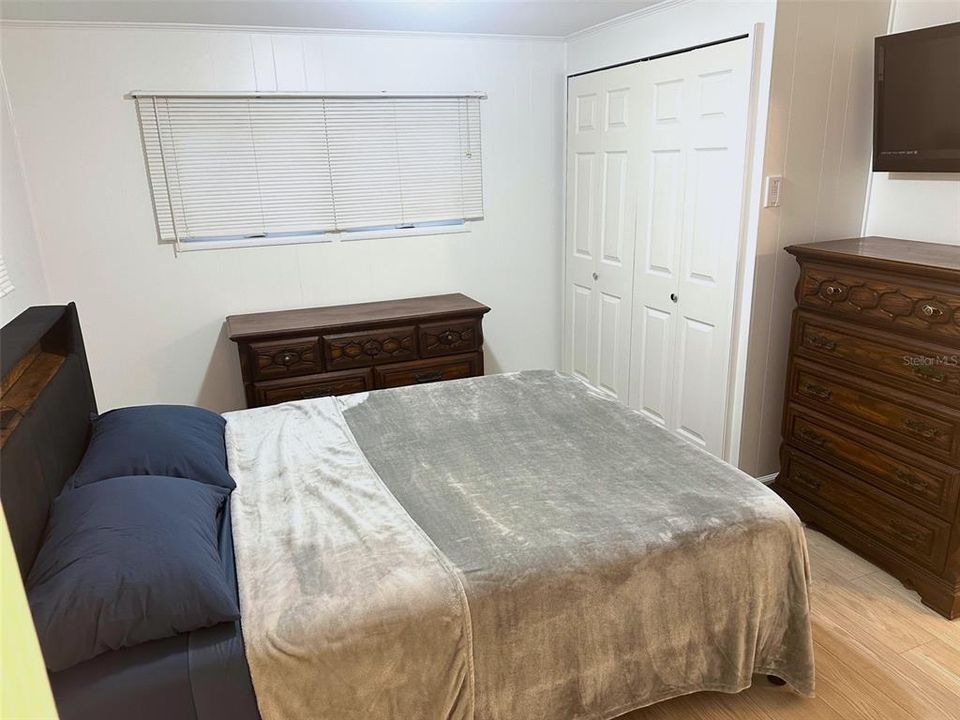 待售: $149,900 (2 贝兹, 1 浴室, 984 平方英尺)