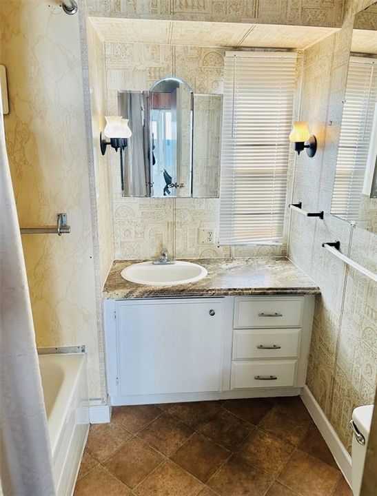 На продажу: $59,900 (1 спален, 1 ванн, 560 Квадратных фут)