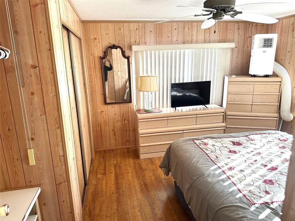 На продажу: $59,900 (1 спален, 1 ванн, 560 Квадратных фут)