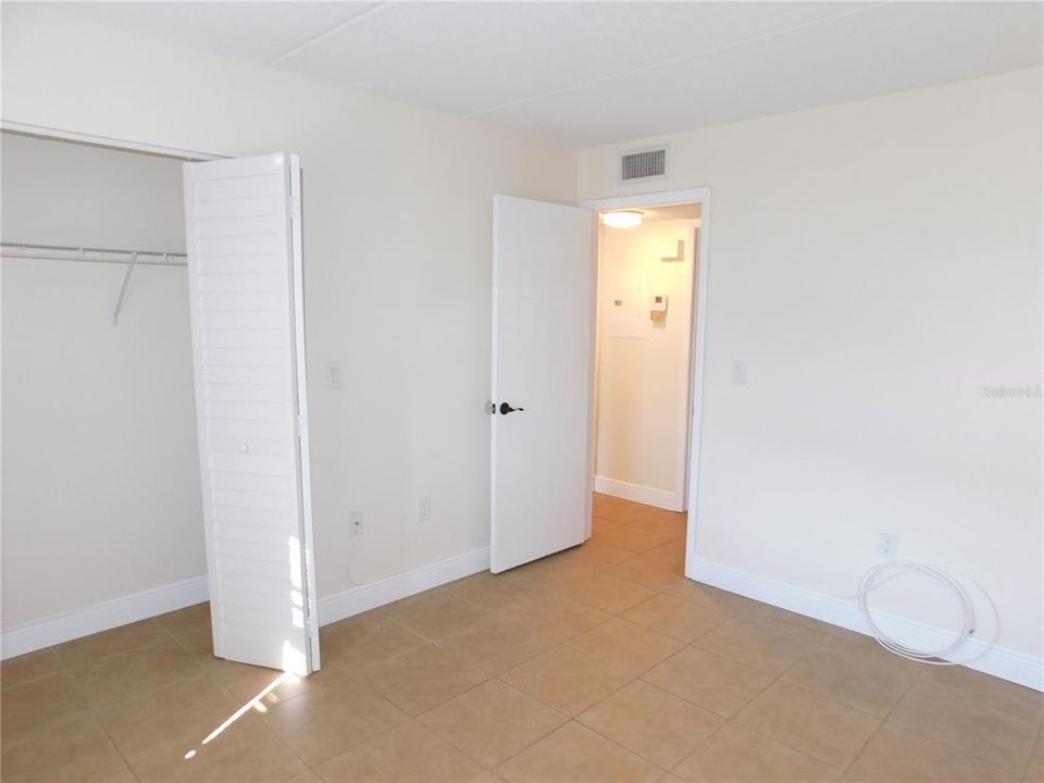 For Rent: $1,700 (2 beds, 2 baths, 879 Square Feet)