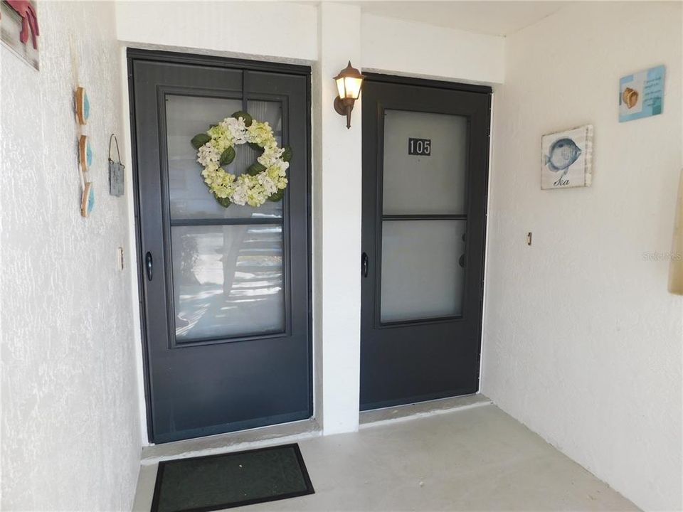 For Rent: $1,700 (2 beds, 2 baths, 879 Square Feet)