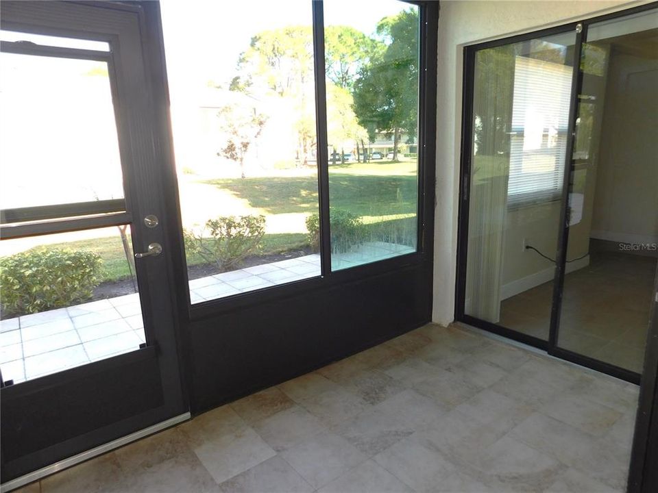 For Rent: $1,700 (2 beds, 2 baths, 879 Square Feet)