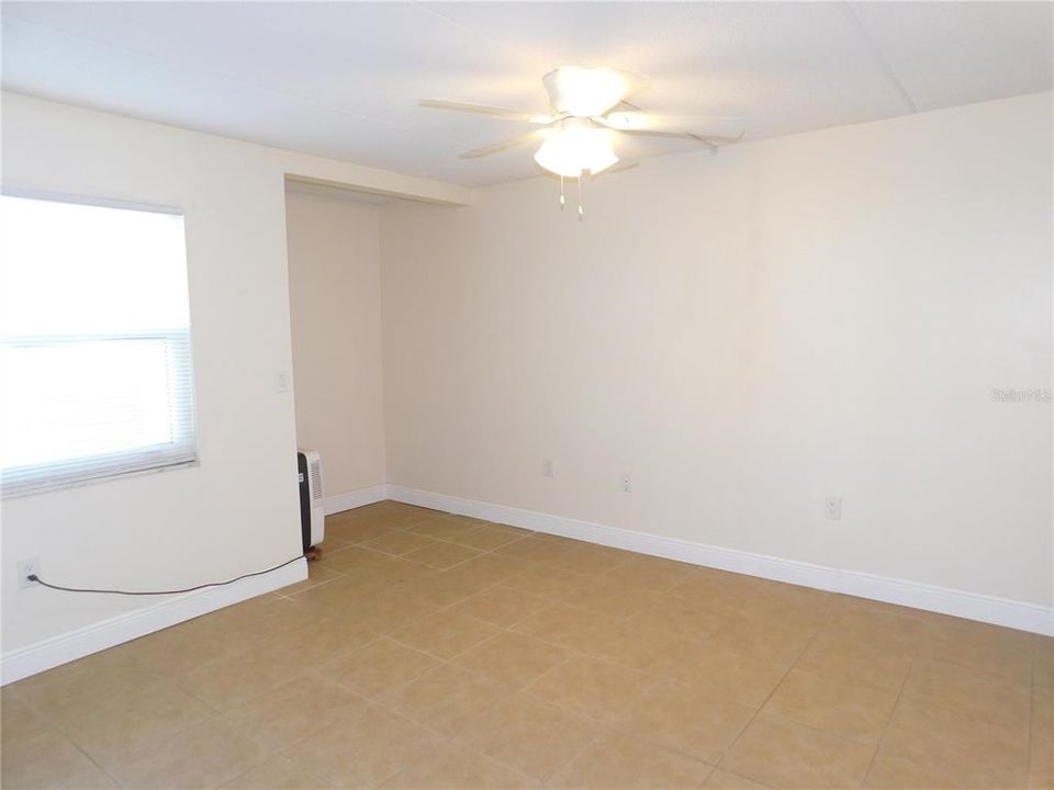 For Rent: $1,700 (2 beds, 2 baths, 879 Square Feet)