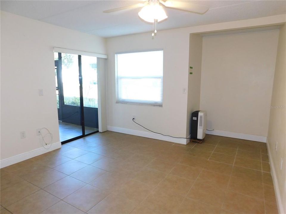 For Rent: $1,700 (2 beds, 2 baths, 879 Square Feet)