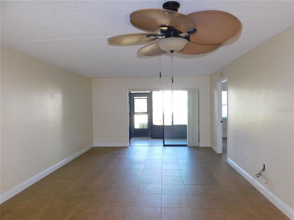 For Rent: $1,700 (2 beds, 2 baths, 879 Square Feet)