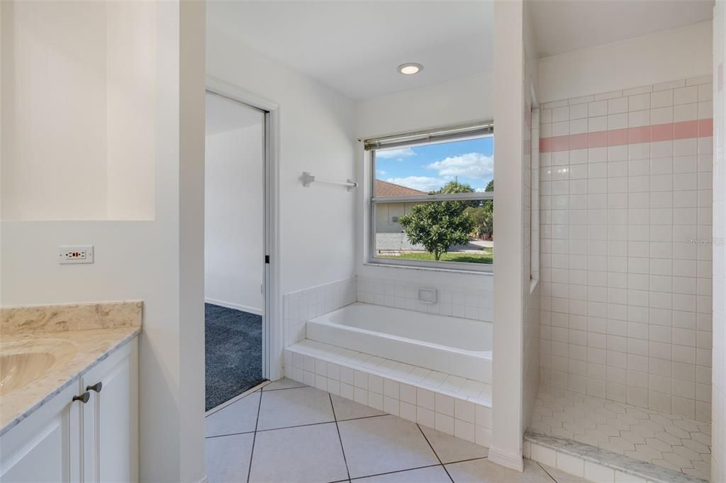 待售: $714,999 (3 贝兹, 2 浴室, 1769 平方英尺)