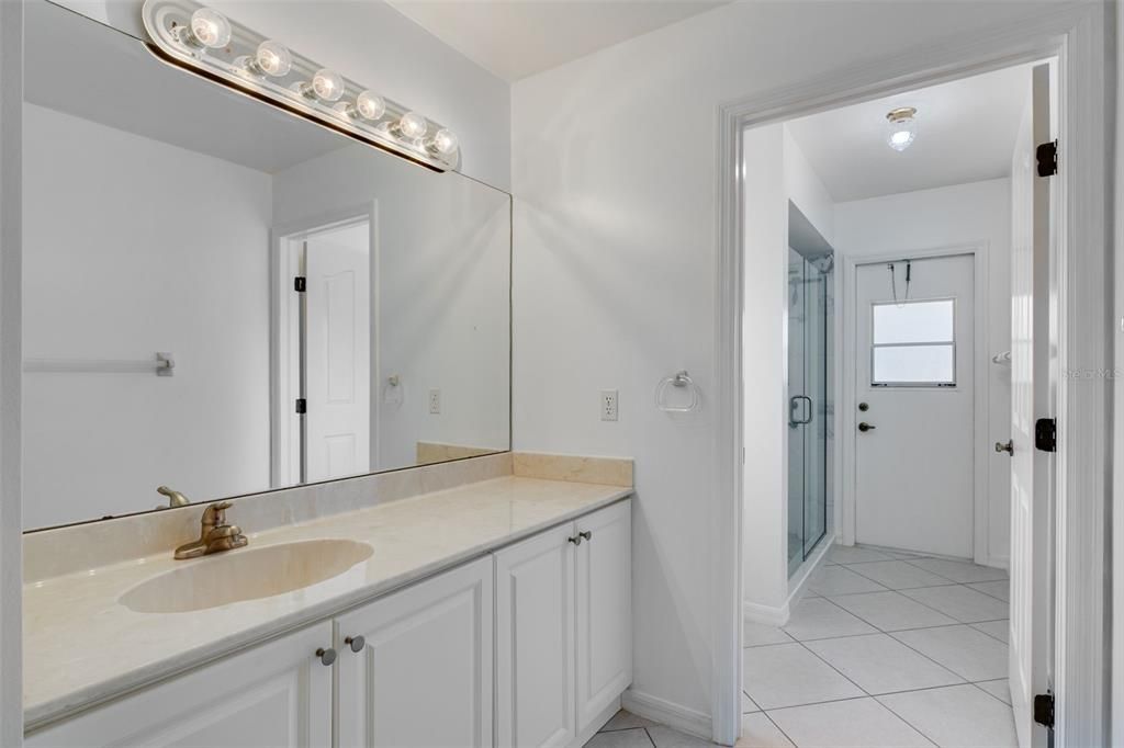 待售: $714,999 (3 贝兹, 2 浴室, 1769 平方英尺)