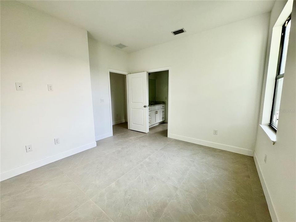 В аренду: $2,350 (3 спален, 2 ванн, 1950 Квадратных фут)