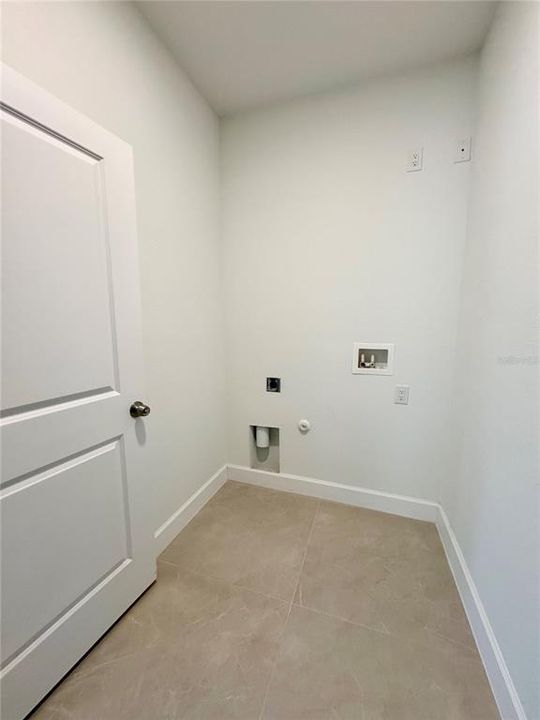 В аренду: $2,350 (3 спален, 2 ванн, 1950 Квадратных фут)